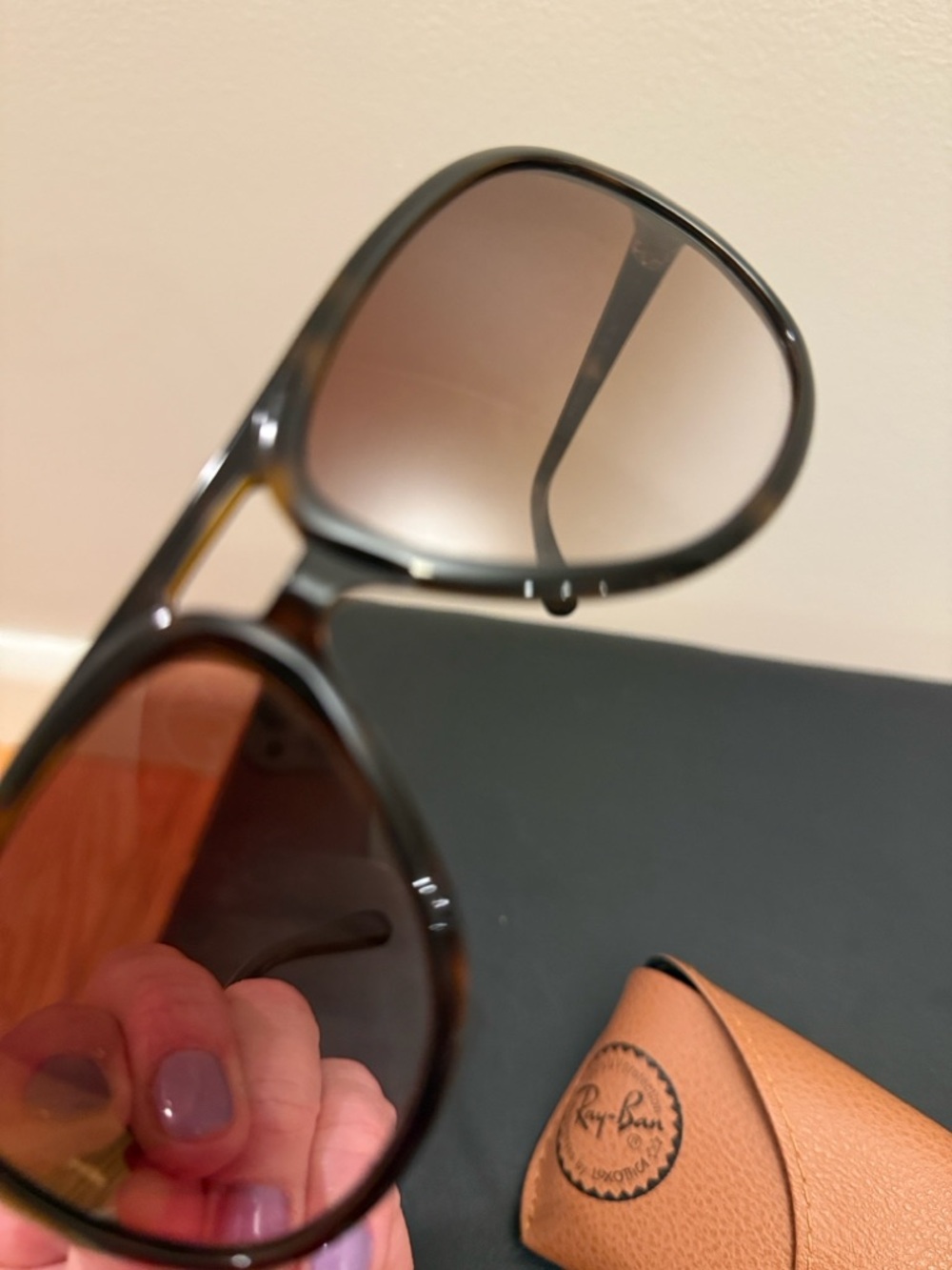 Used Ray-Ban Women's Brown Gradient Aviator Sunglasses Ray-Ban RB4162 - Picture 3 of 8